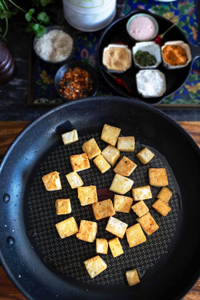 Tofun rapeaksi paistaminen