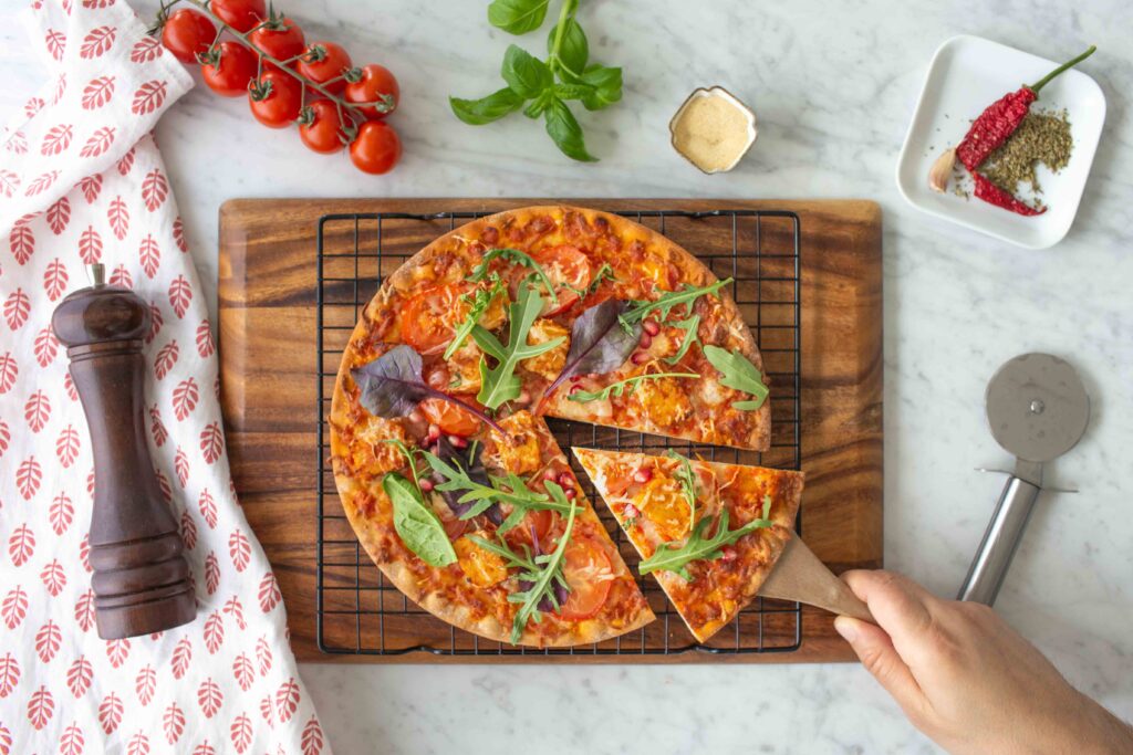 Paistettu vegaaninen Soijatempe-pizza
