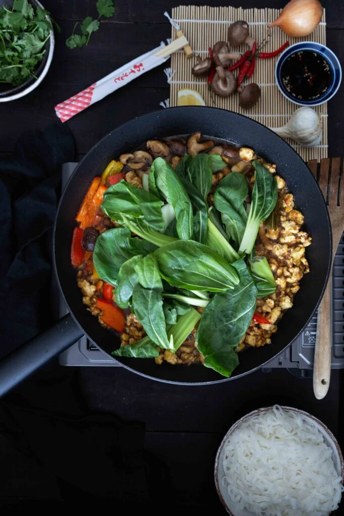 paistettu tofu wokkiin