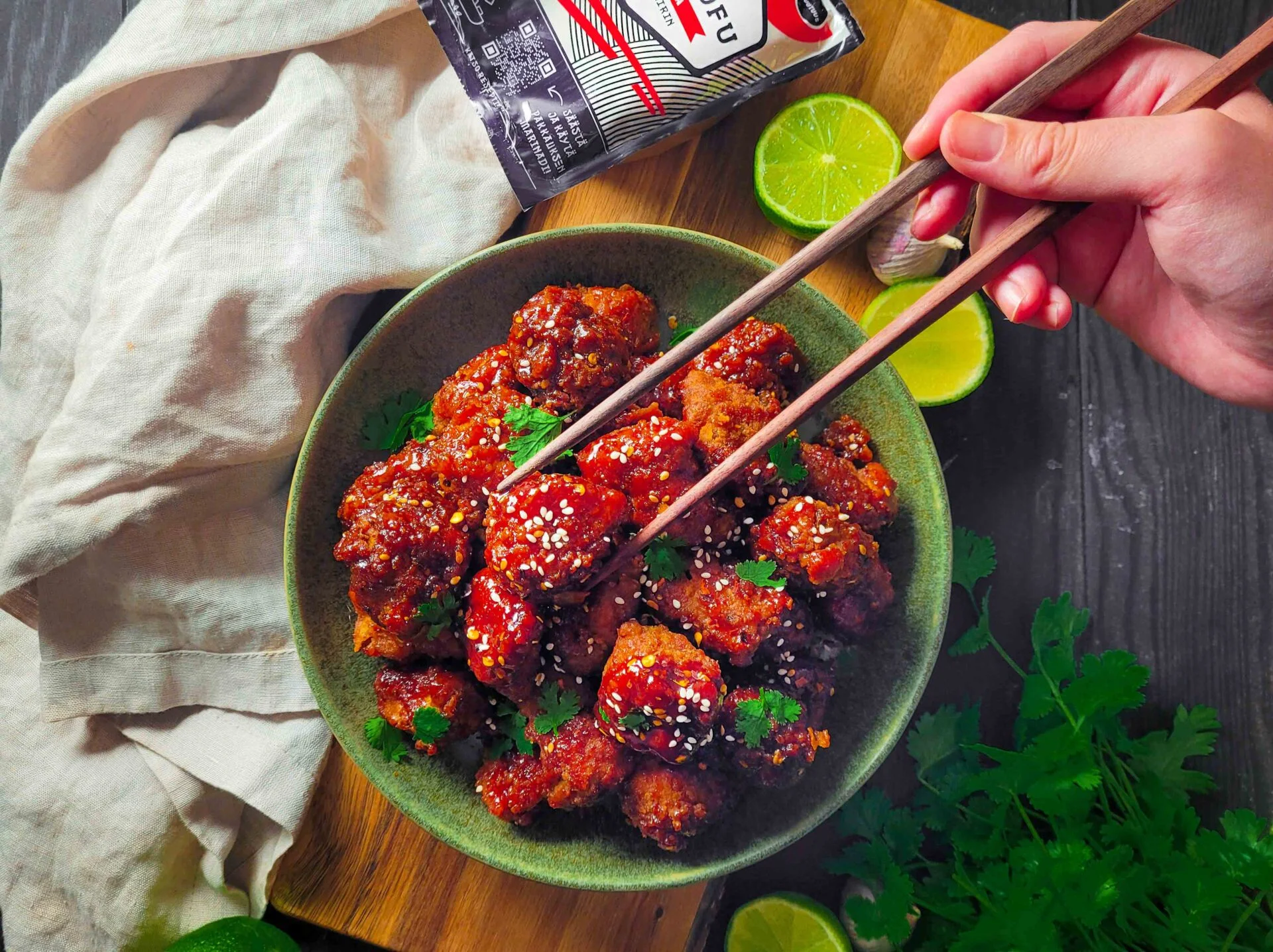 ahmeaa, tulista, rapeaa sekä makeaa ihanuutta, sitä on nämä herkulliset Korean fried tofut