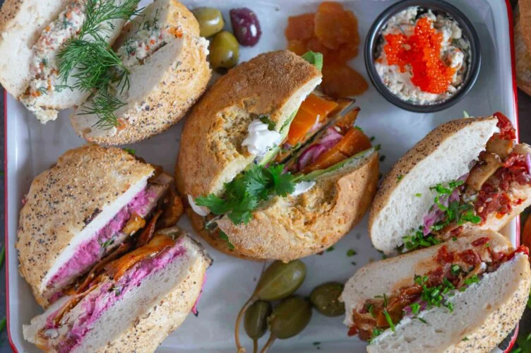 vegaaniset bagelit ovat herkullisia tofulla