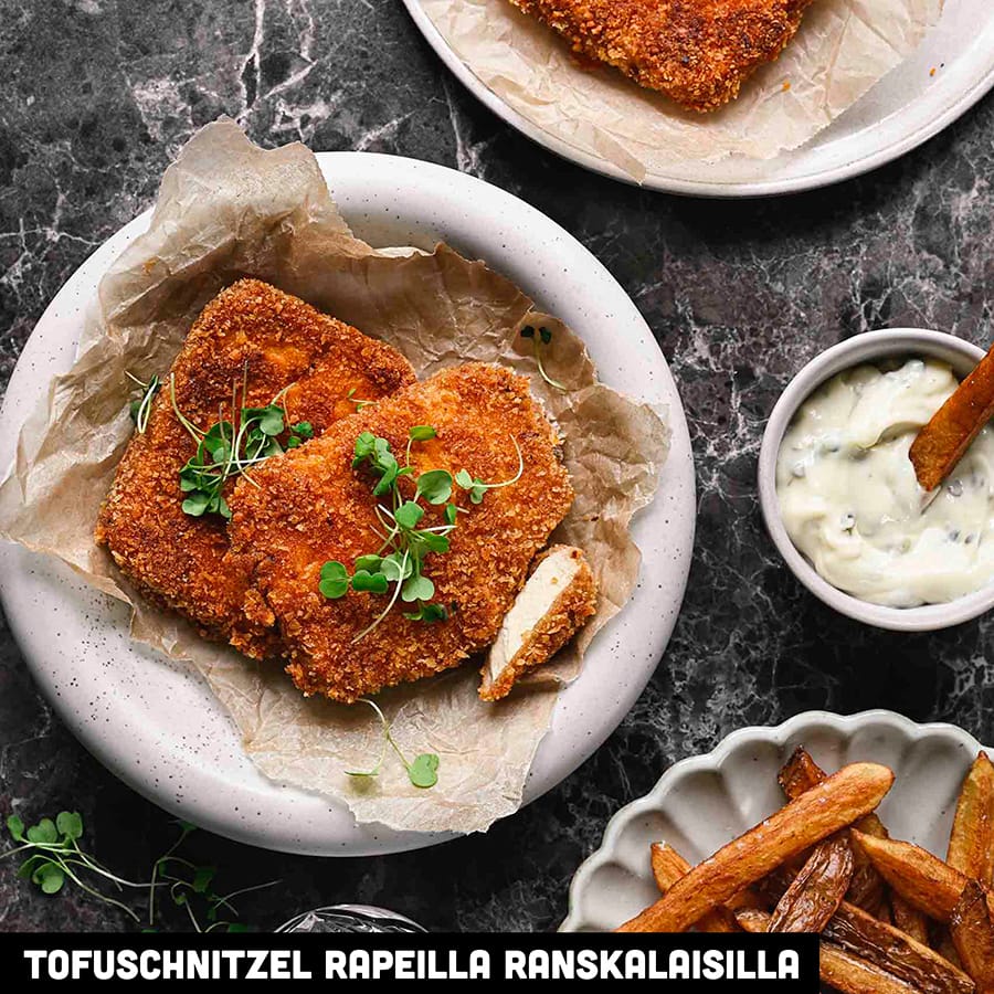 Tofuschnitzel rapeilla ranskalaisilla on täydellinen lohturuoka.