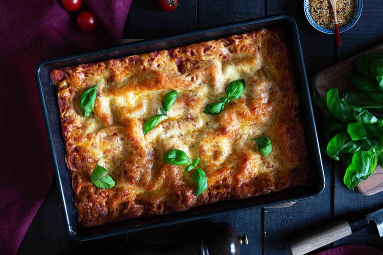 Uunissa haudutetut herkulliset vegaaniset vuokaruoat ovat täynnä makua ja monet myös helposti valmistettavissa.