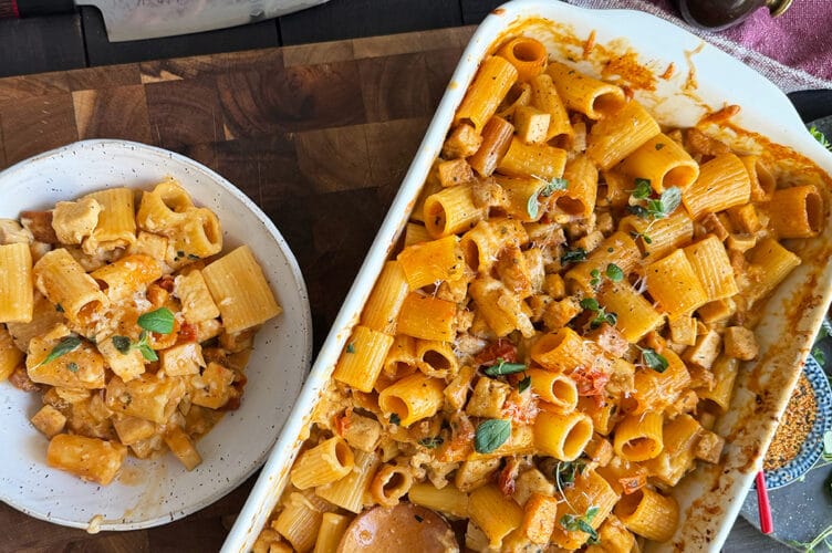 Vegaaninen arjen vuokaruoka marry me mec & cheese reseptejä yhdistellen.