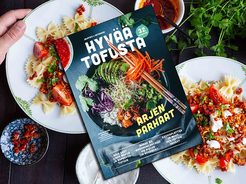 Ilmaiseksi ladattava 32 reseptin kasvisruokavihko ja tofuannokset.