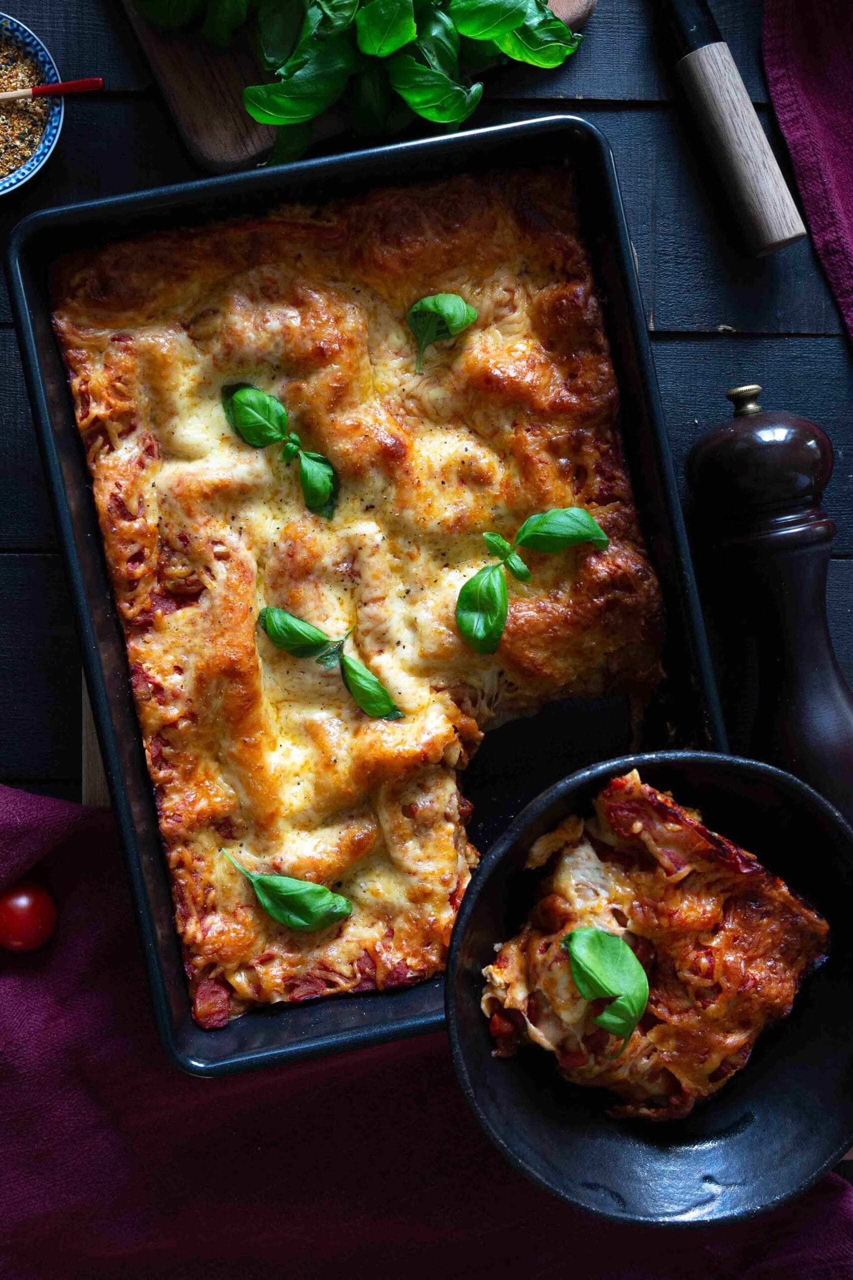 Maukas savutofulasagne vuoassa on helppo valmistaa.