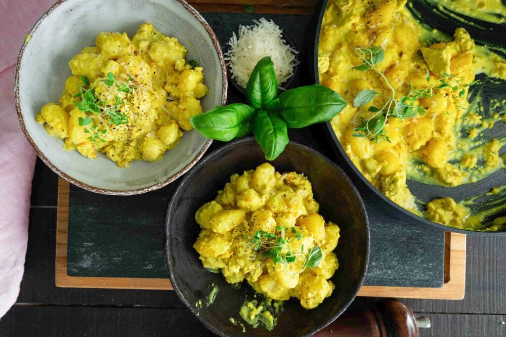 Gnocchi Limonello rapealla tofulla ja sitruunaisella kermakastikkeella