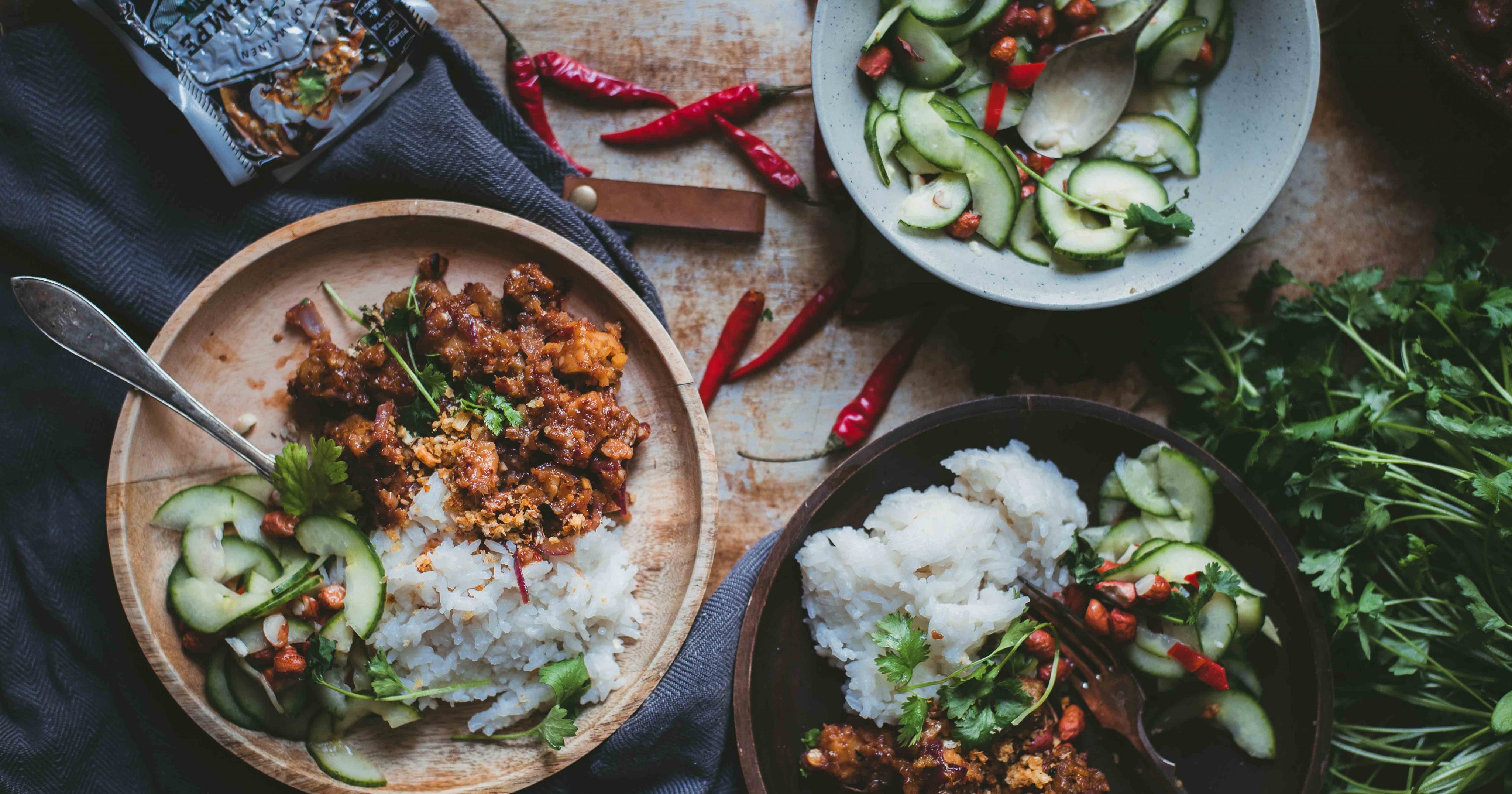 Indonesialainen Curry Harkapaputempella Jalotofu